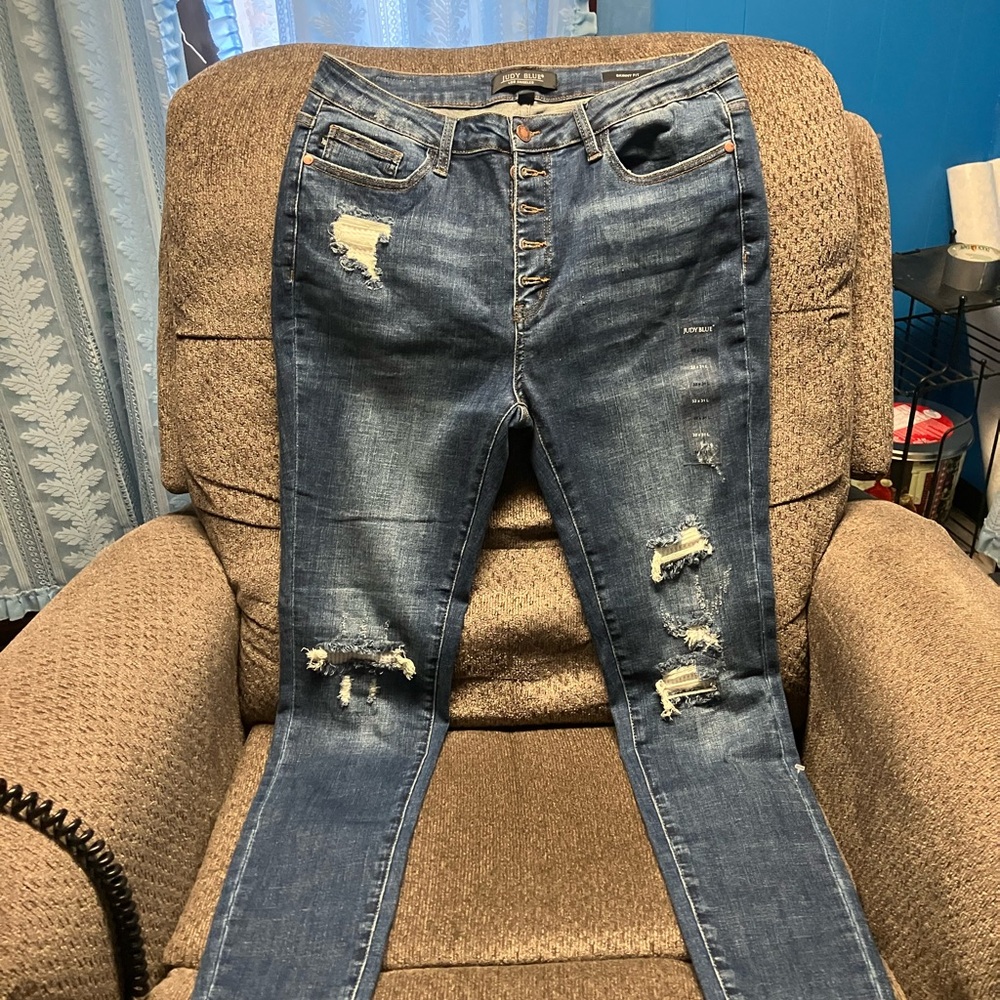 Woman’s Judy Blues size 15/32 New without Tags